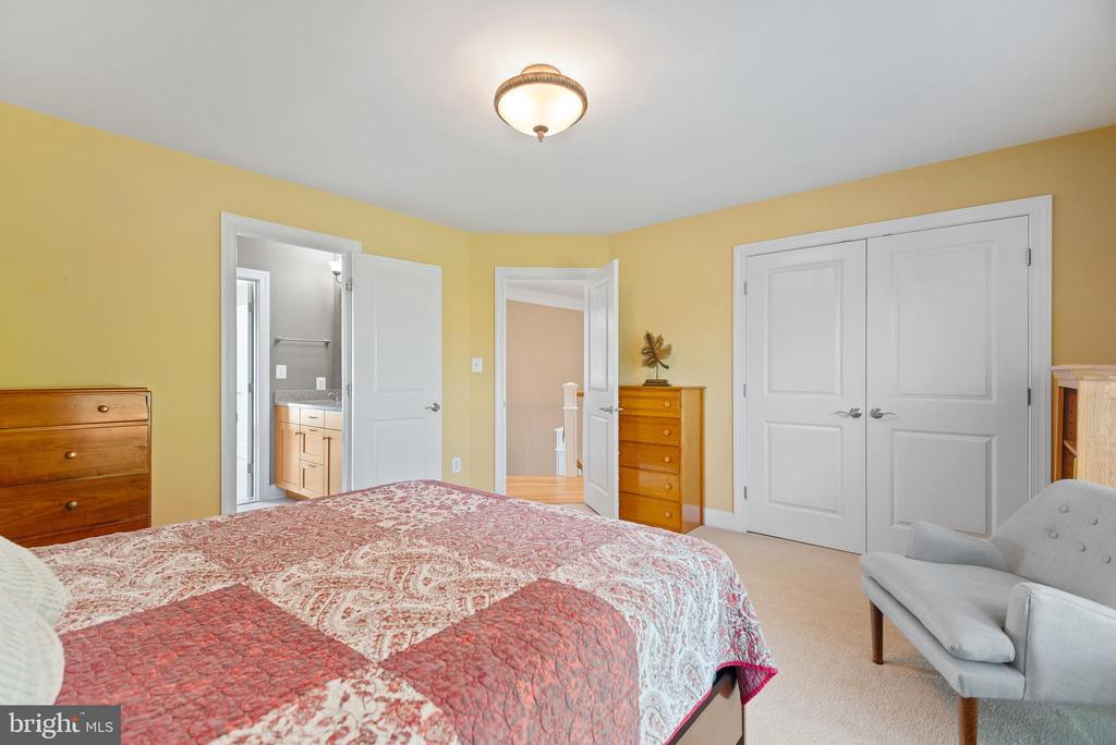 5406 RAPIDAN COURT
