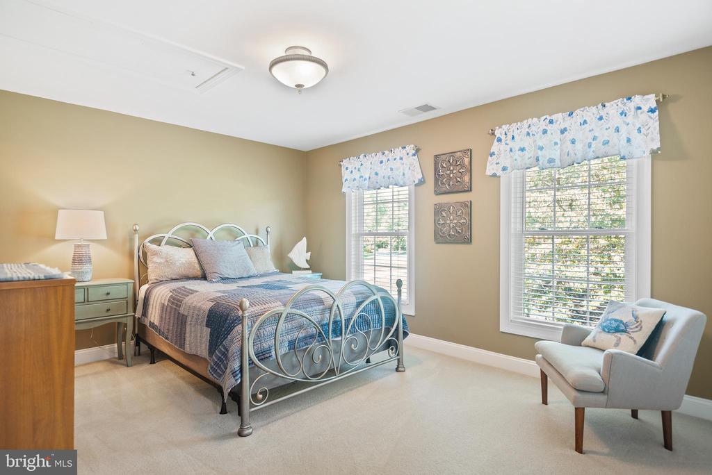 5406 RAPIDAN COURT