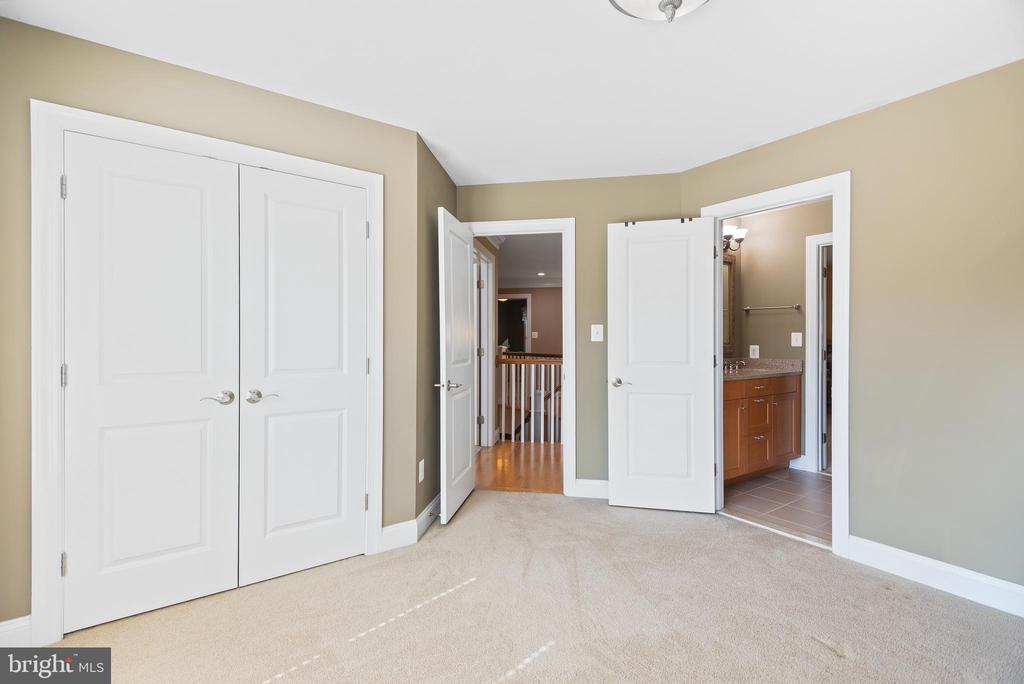 5406 RAPIDAN COURT