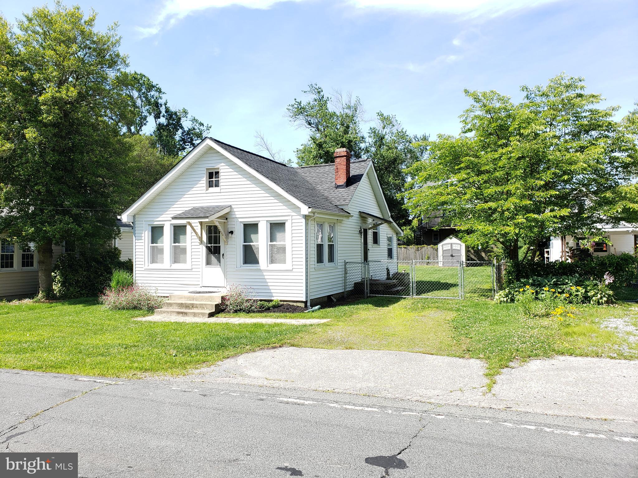 617 E MARSHALL AVENUE