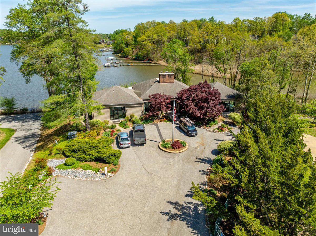 690 DISCOVERY ROAD