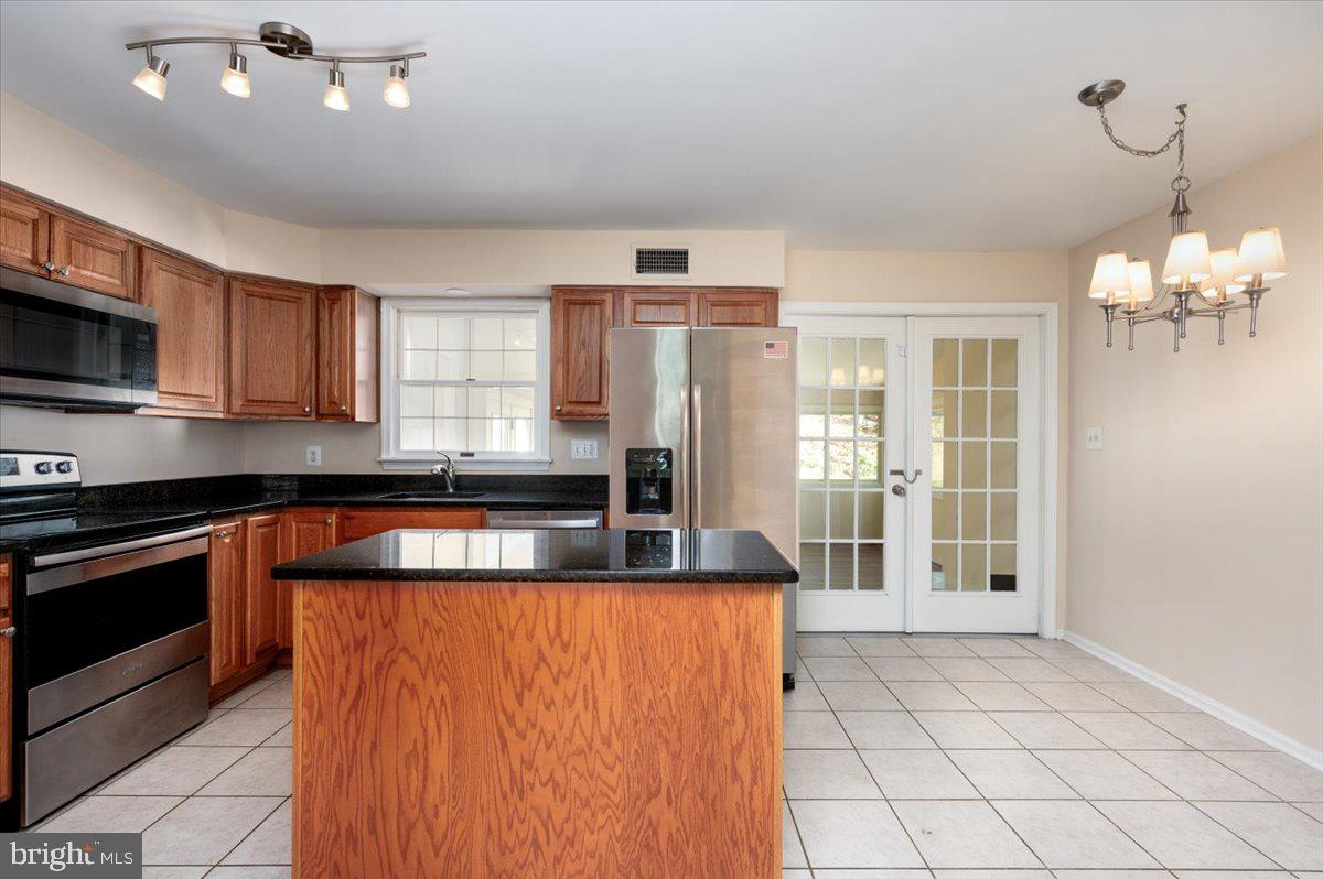 690 DISCOVERY ROAD