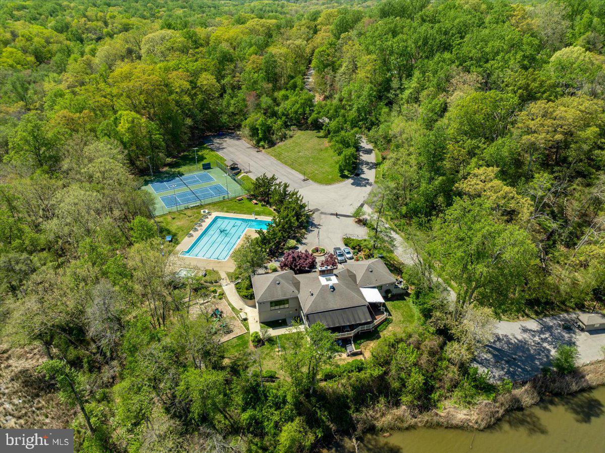 690 DISCOVERY ROAD