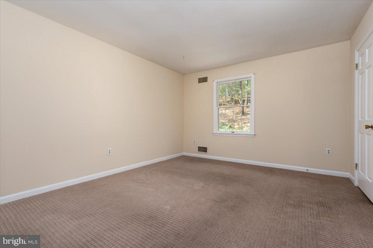 690 DISCOVERY ROAD