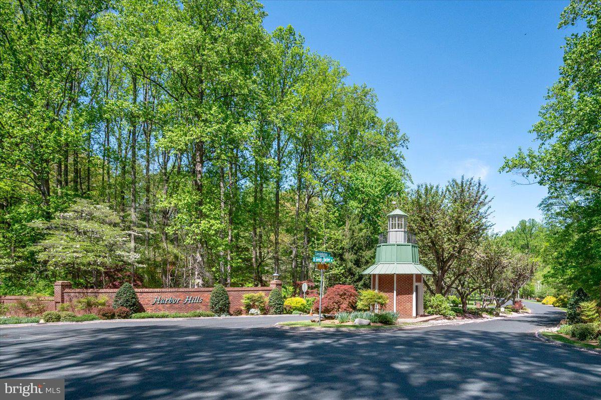 690 DISCOVERY ROAD