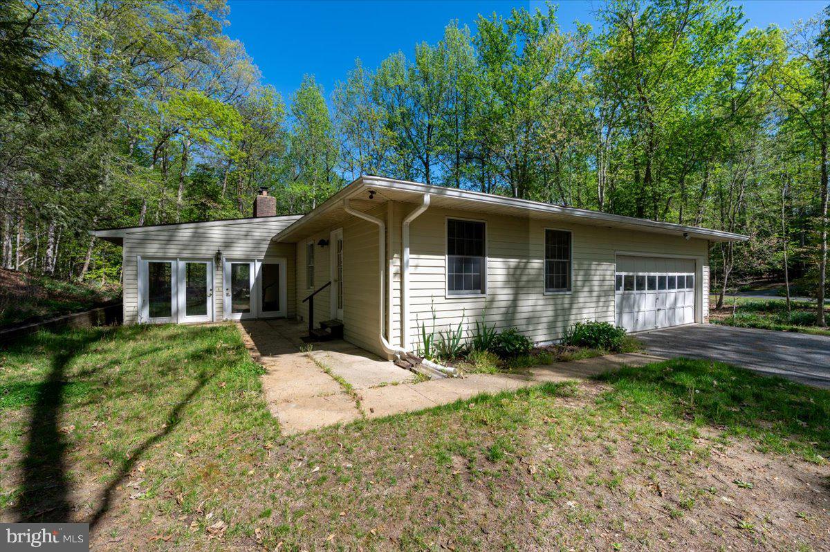 690 DISCOVERY ROAD