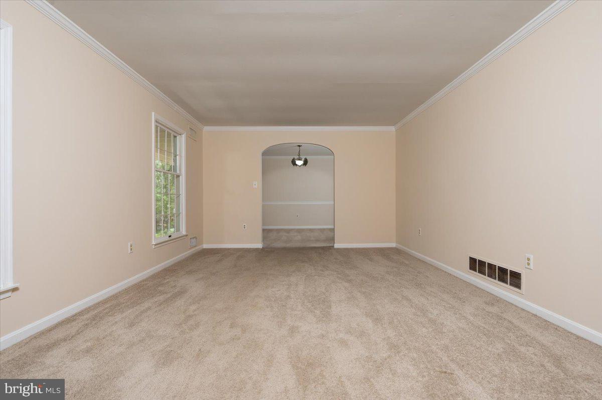 690 DISCOVERY ROAD