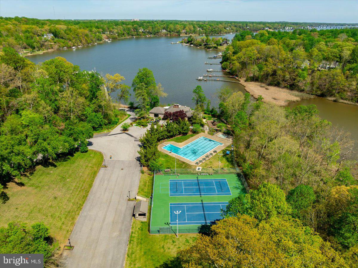 690 DISCOVERY ROAD
