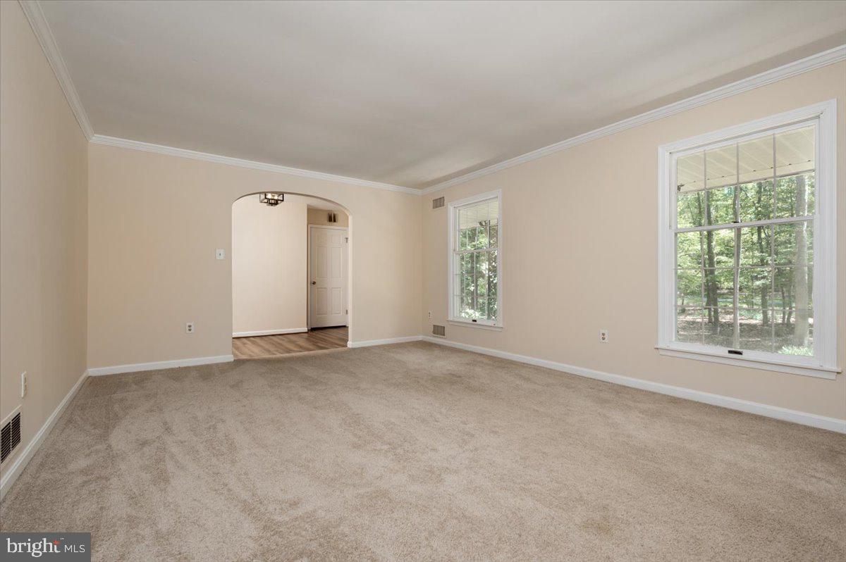 690 DISCOVERY ROAD
