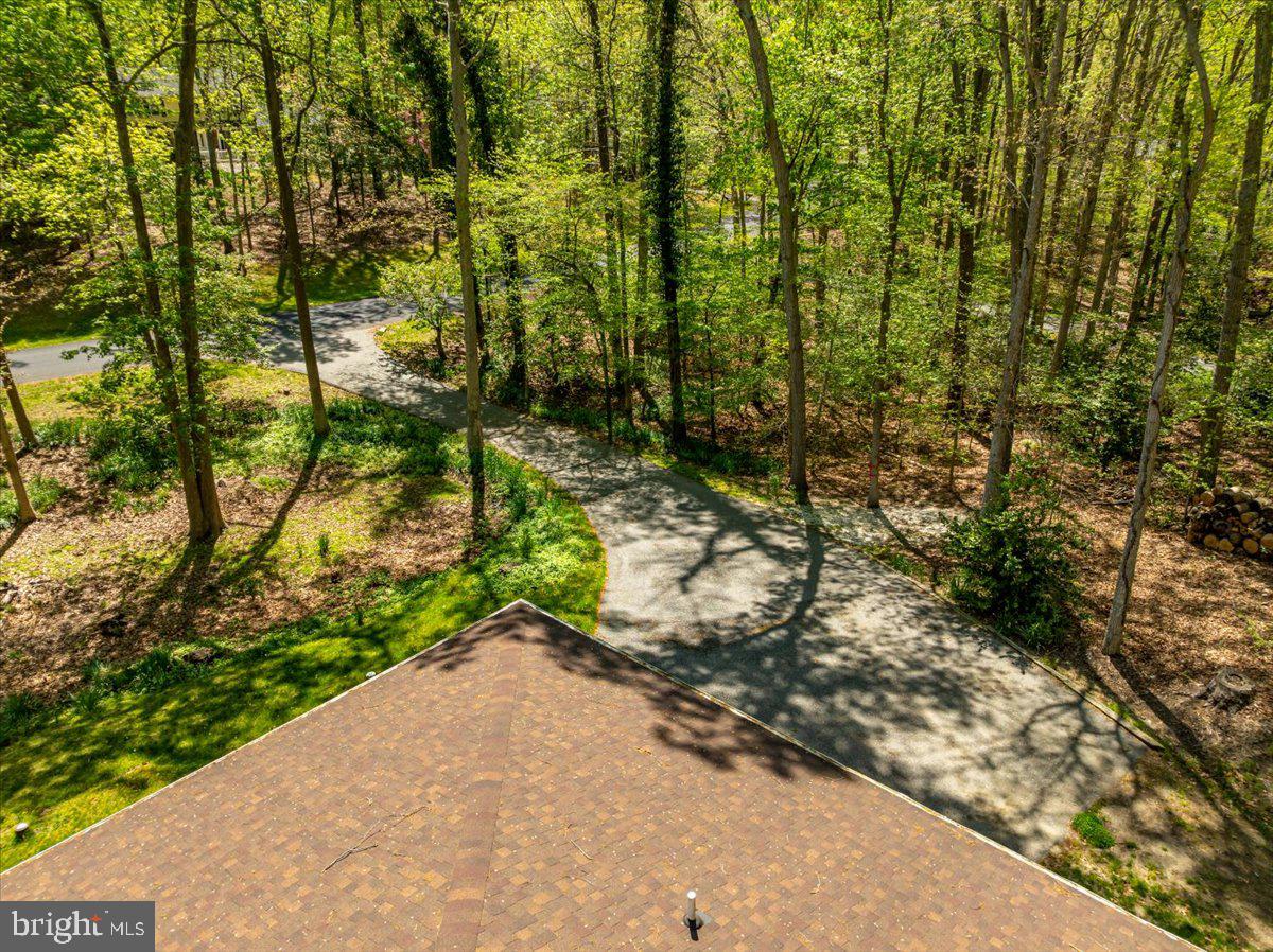 690 DISCOVERY ROAD