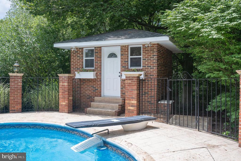 916 UPPER PINDELL ROAD