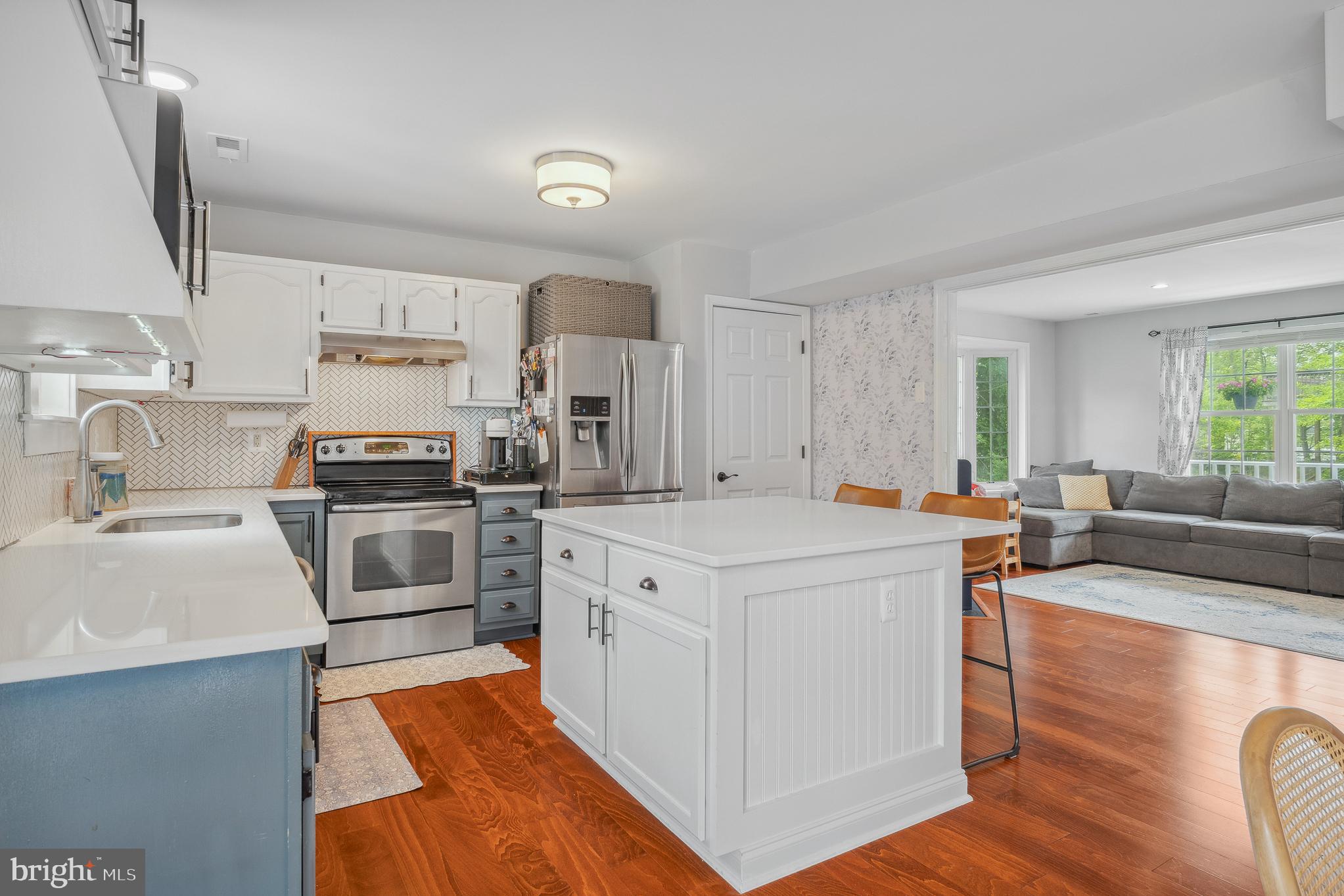 926 HILLSIDE AVENUE