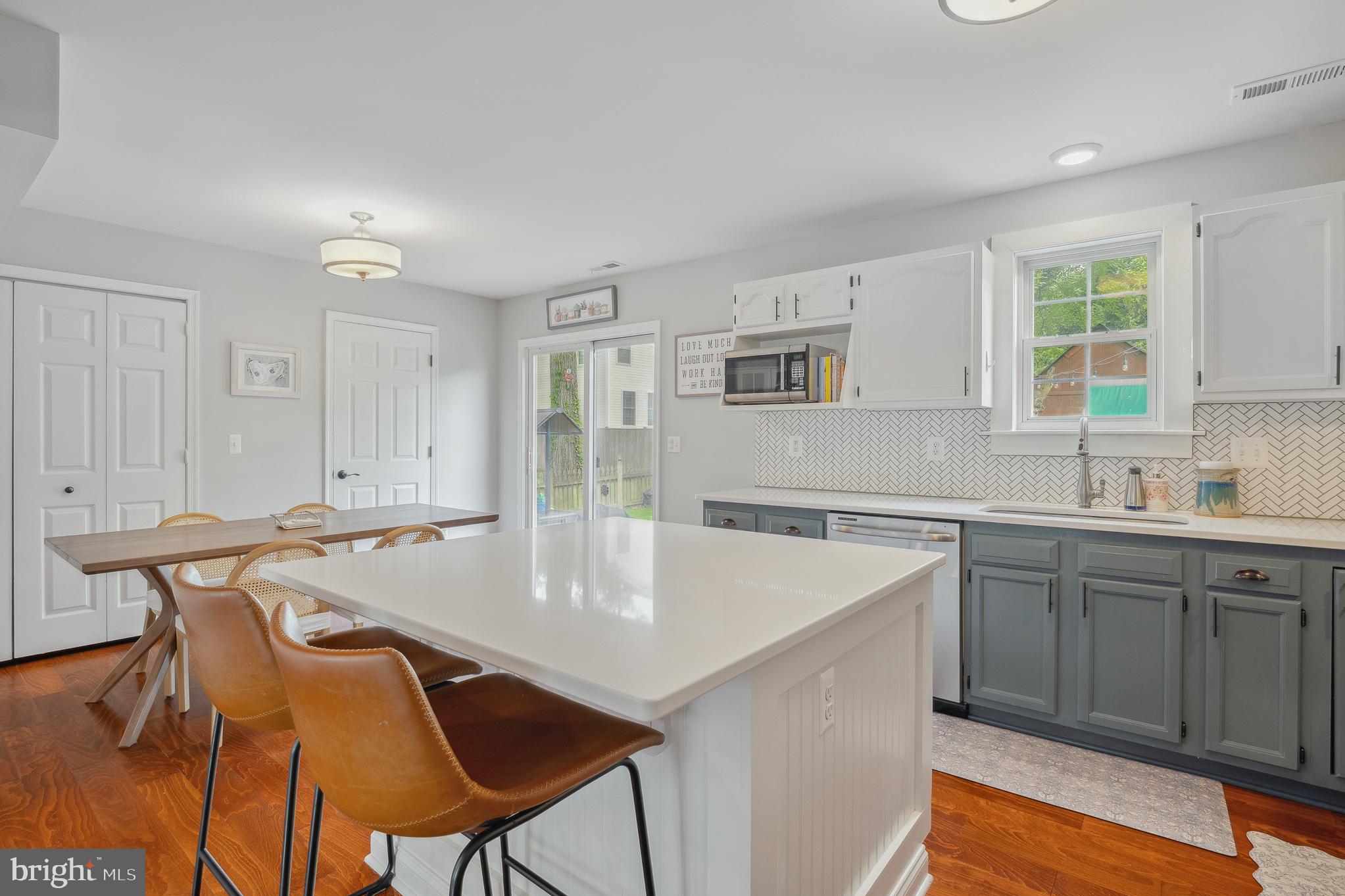 926 HILLSIDE AVENUE