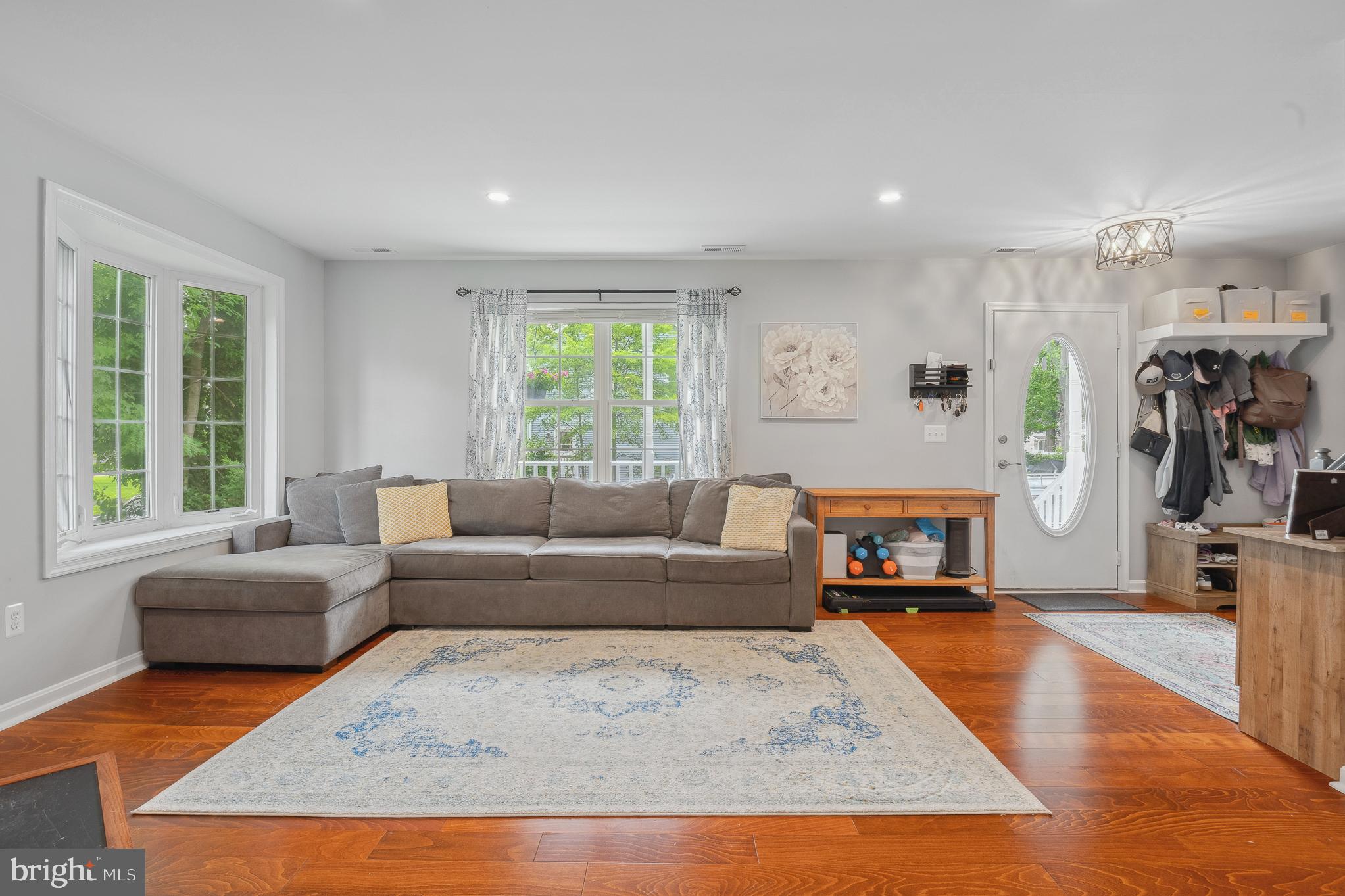 926 HILLSIDE AVENUE