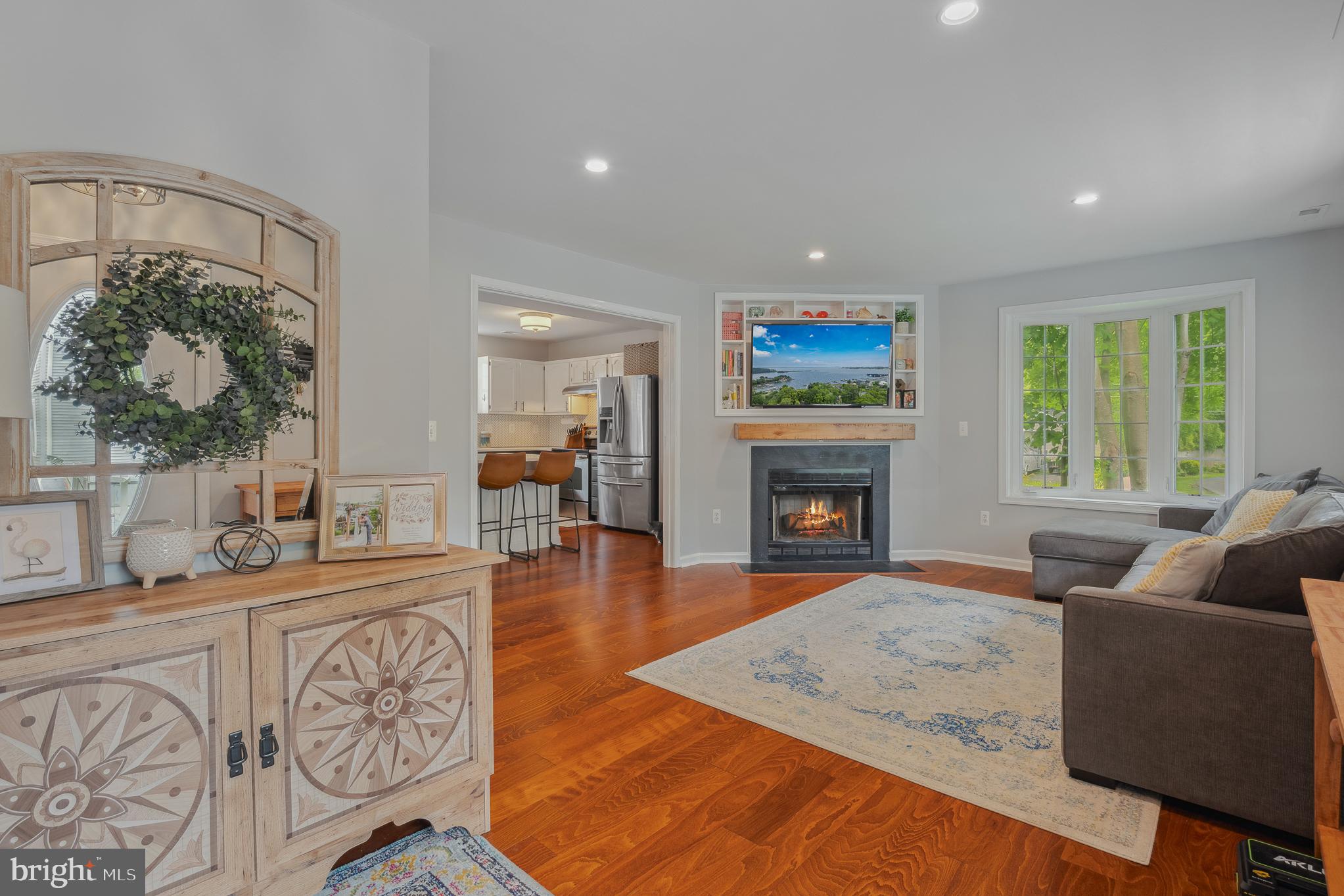 926 HILLSIDE AVENUE