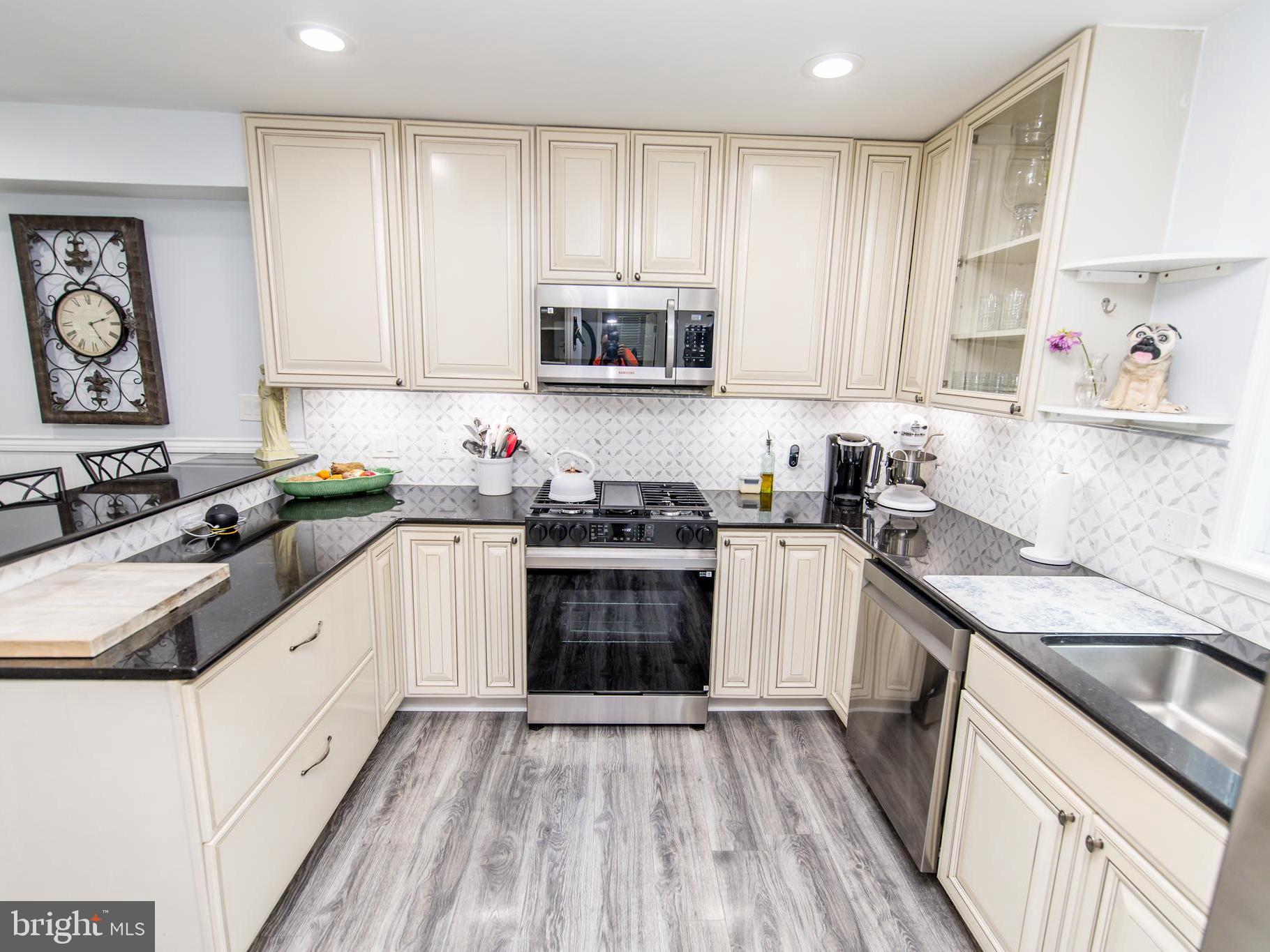 921 W BENNING ROAD