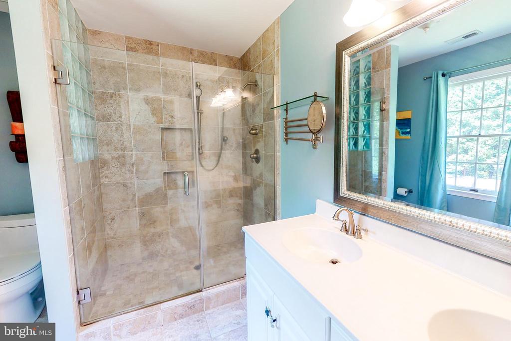 5630 BUCCANEER COURT