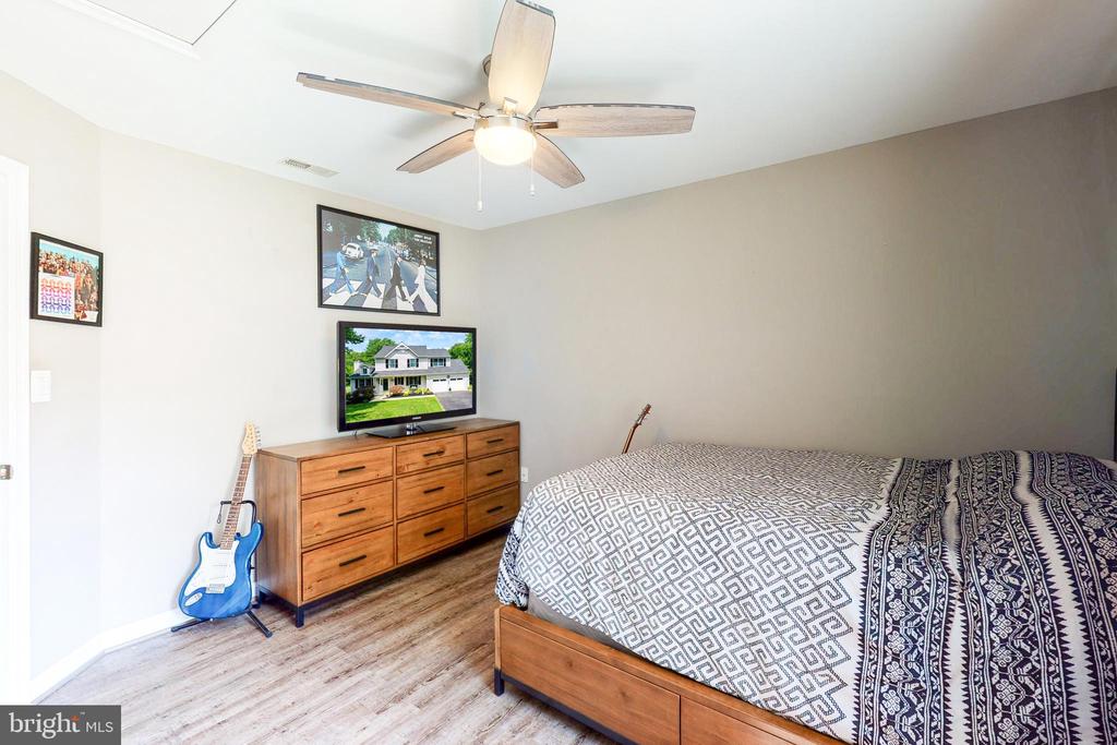 5630 BUCCANEER COURT