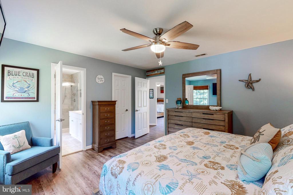 5630 BUCCANEER COURT