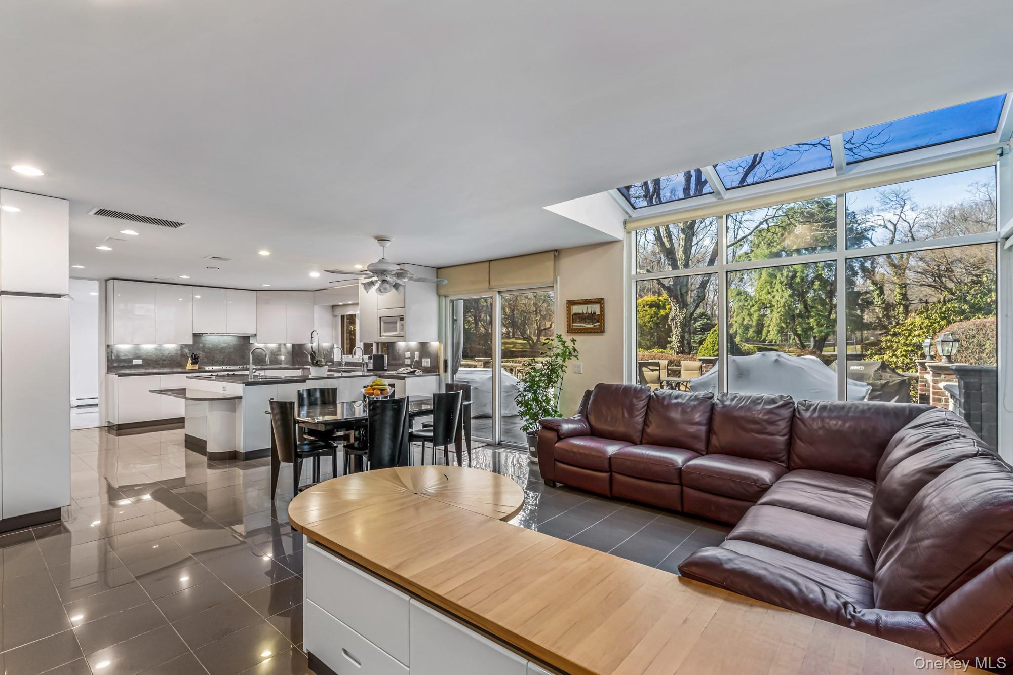 6 Coachmans Court