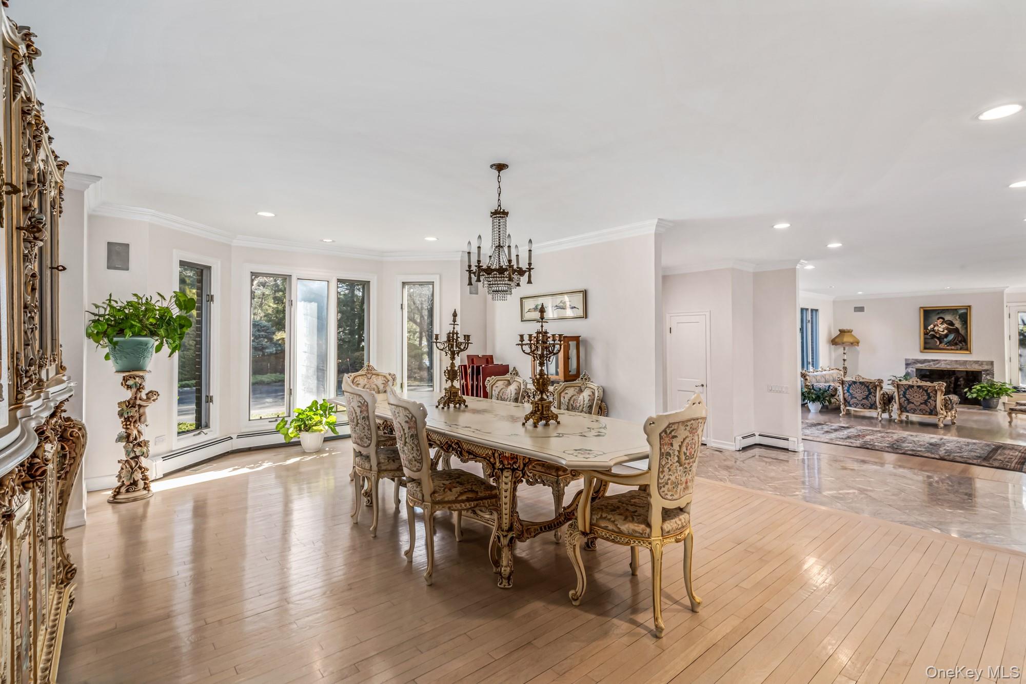 6 Coachmans Court
