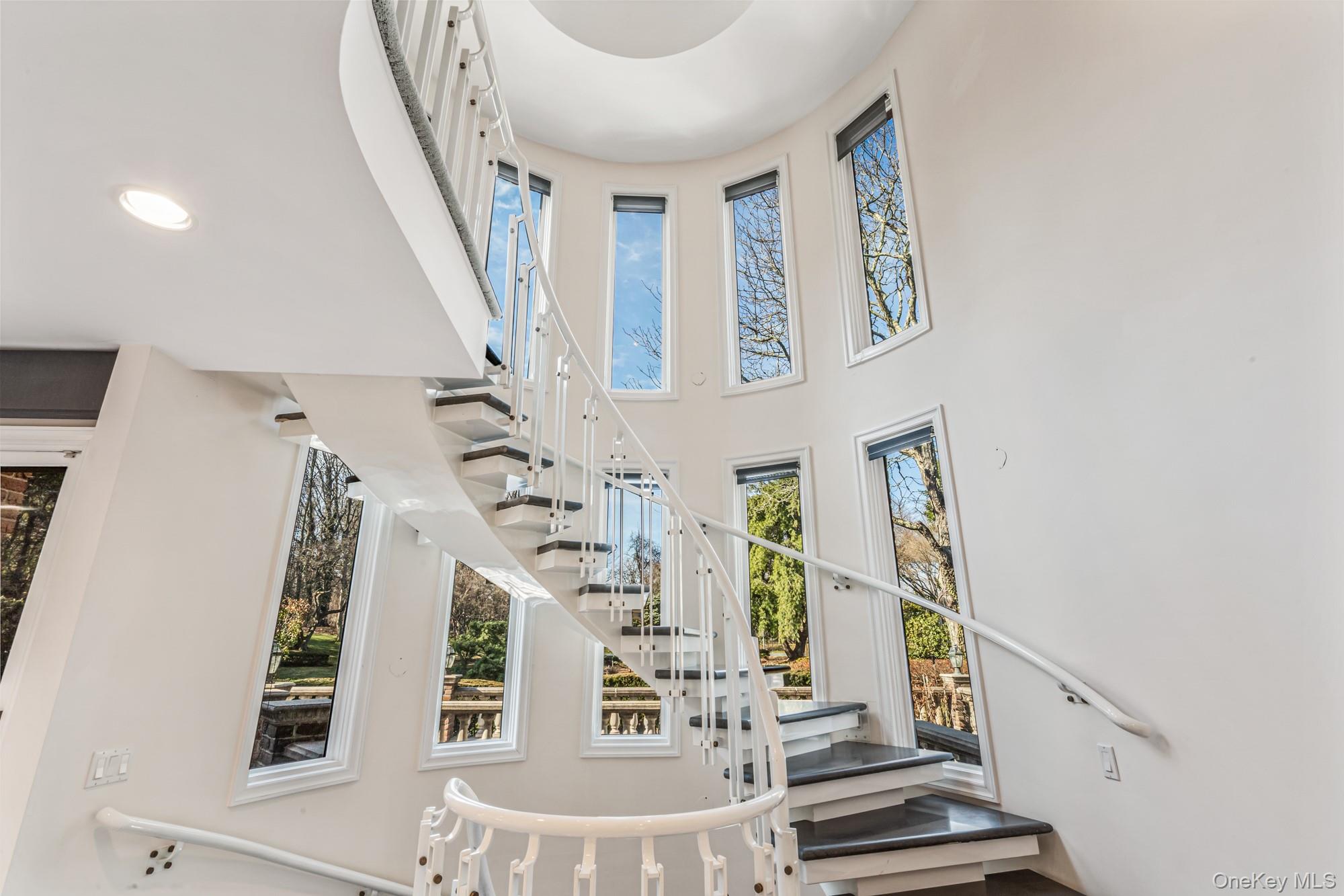 6 Coachmans Court