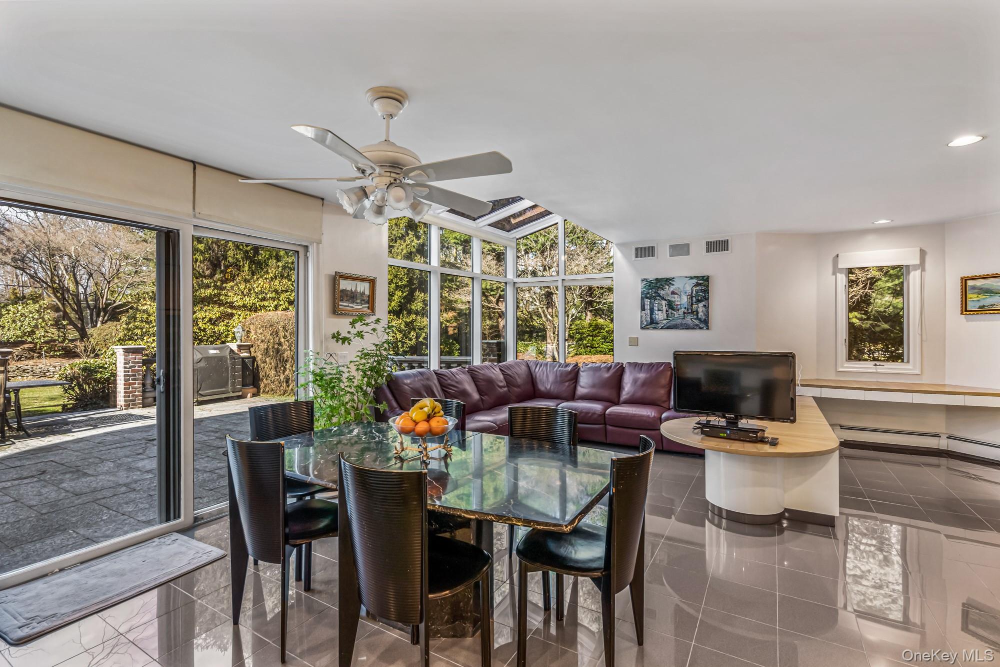 6 Coachmans Court