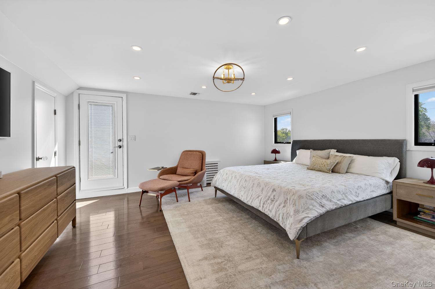 2 Sherwood Lane