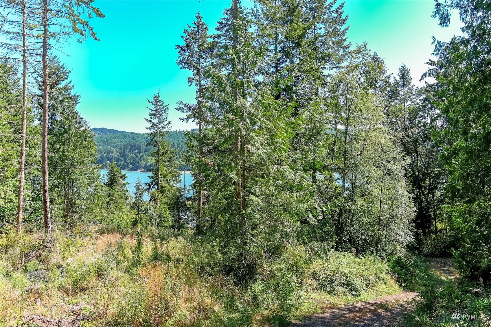 28 XXXX Highway 101