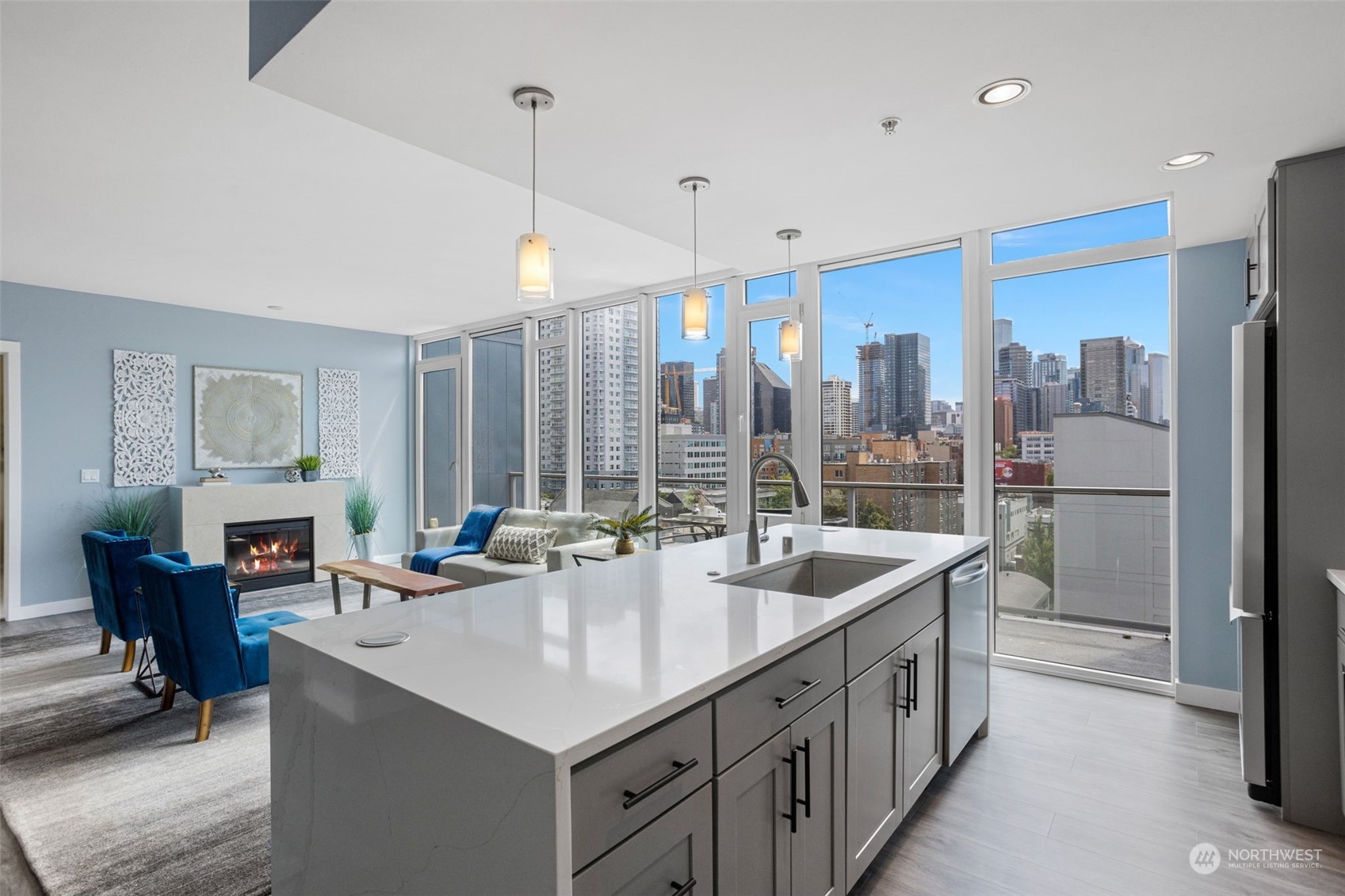 76 Cedar Street Unit: PH09
