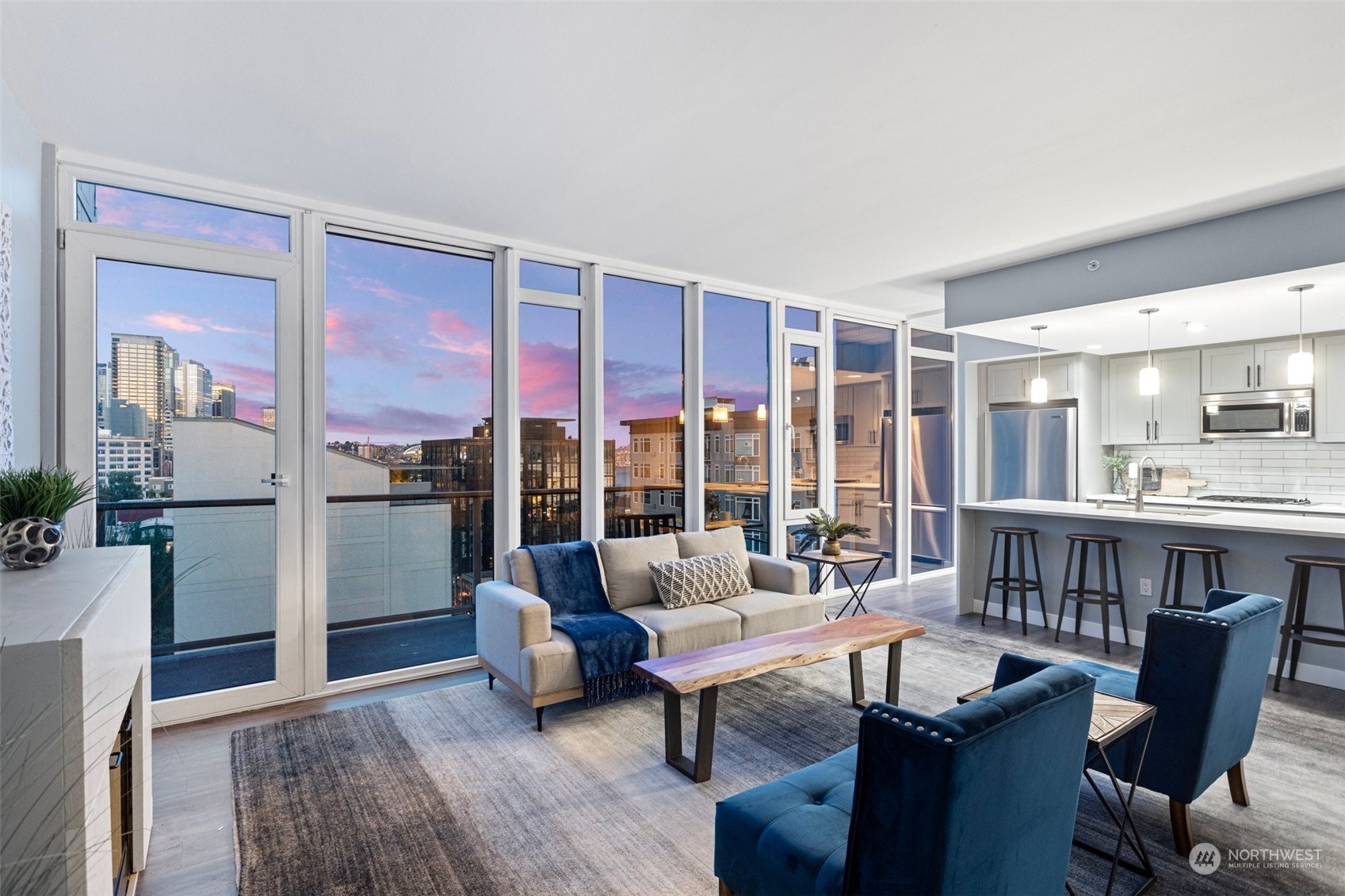 76 Cedar Street Unit: PH09