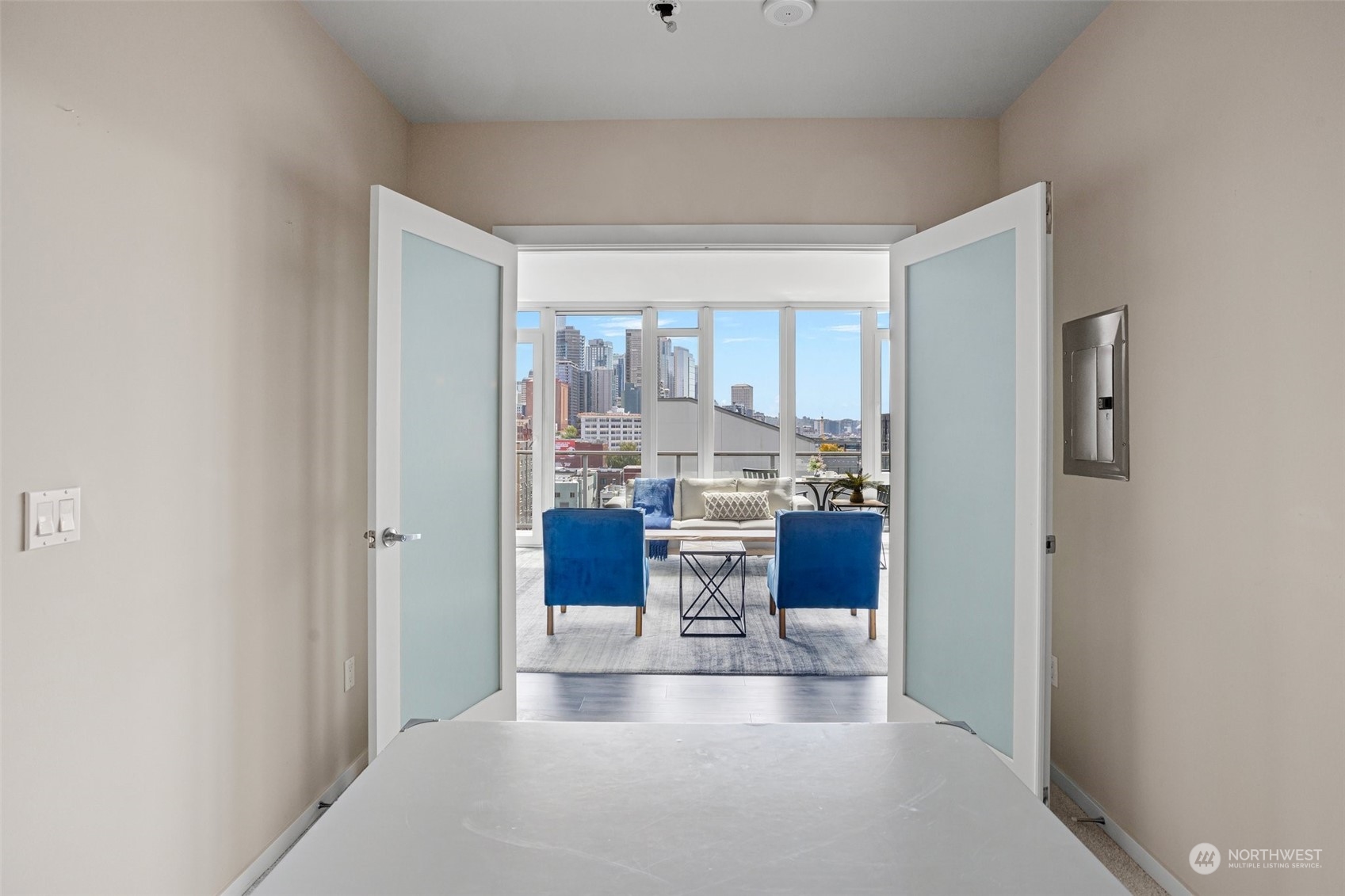 76 Cedar Street Unit: PH09