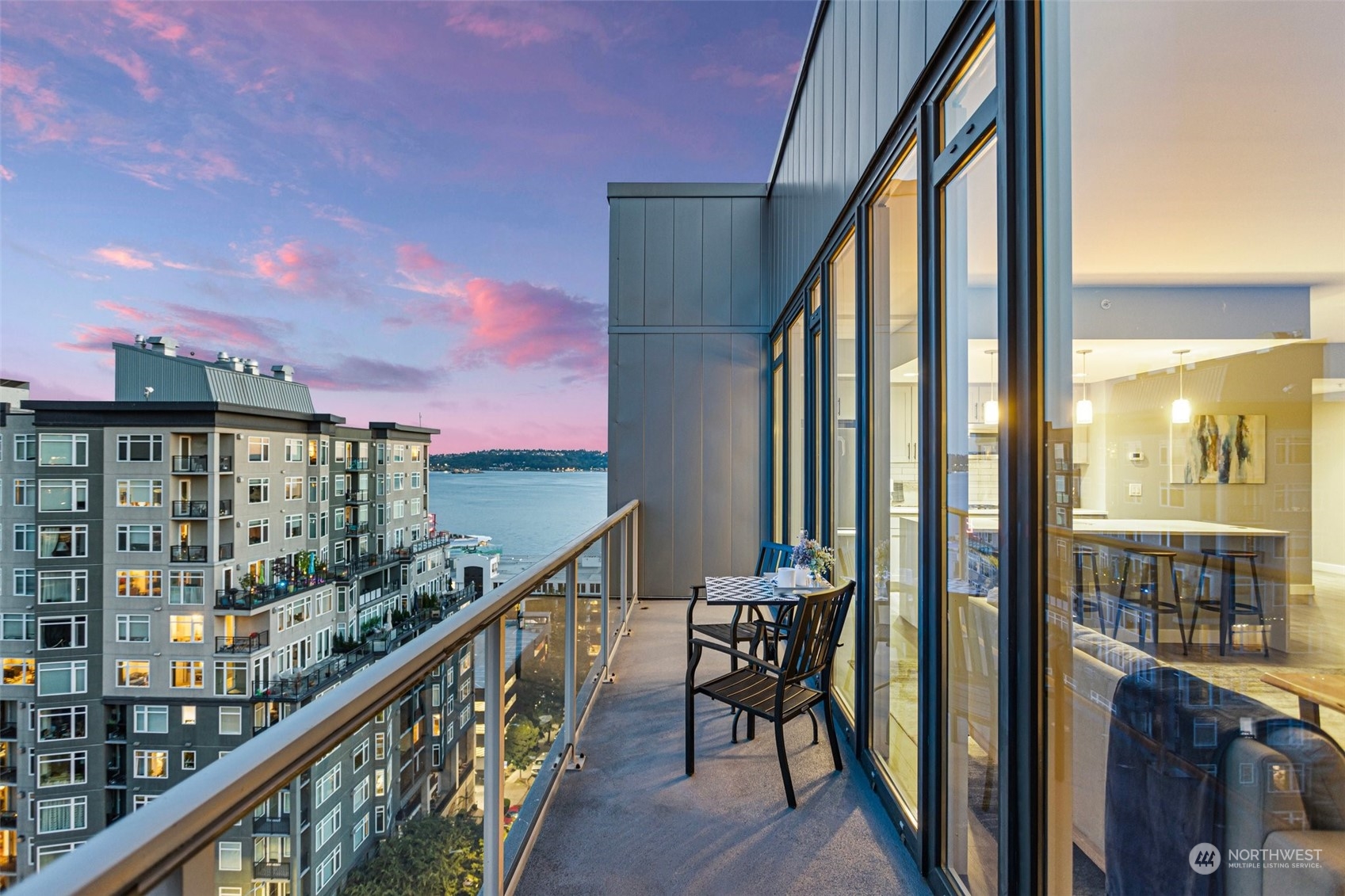 76 Cedar Street Unit: PH09