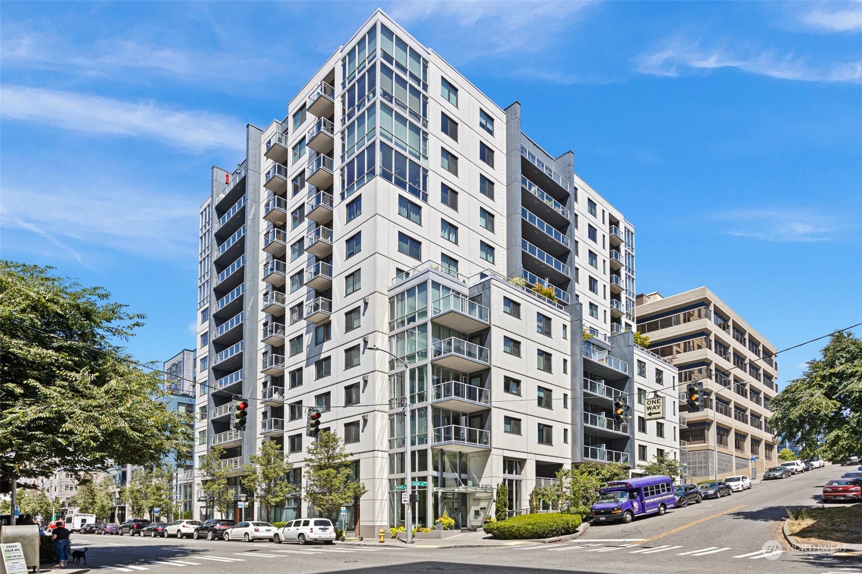 76 Cedar Street Unit: PH09