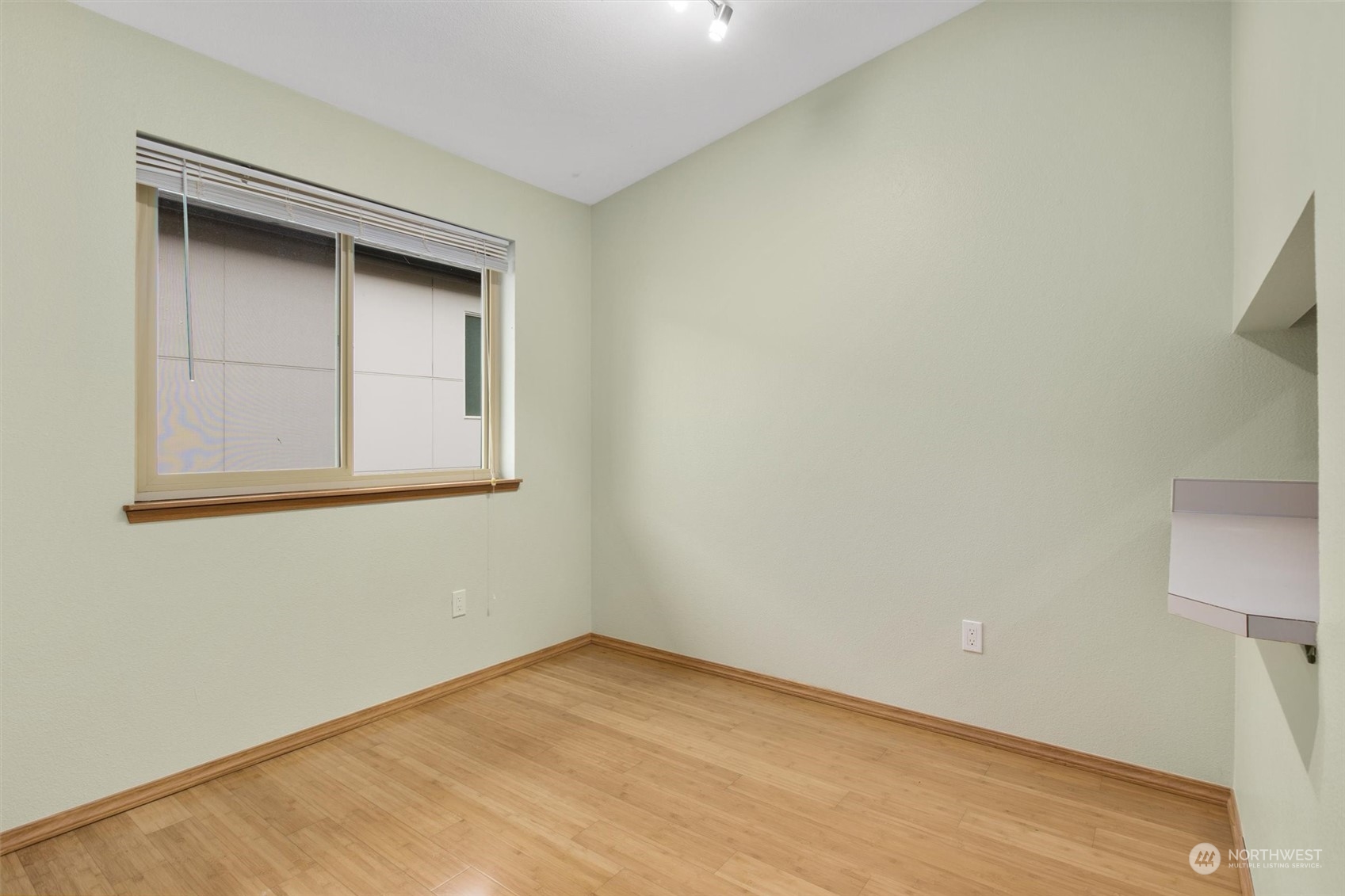 18200 73rd Avenue NE Unit: B302