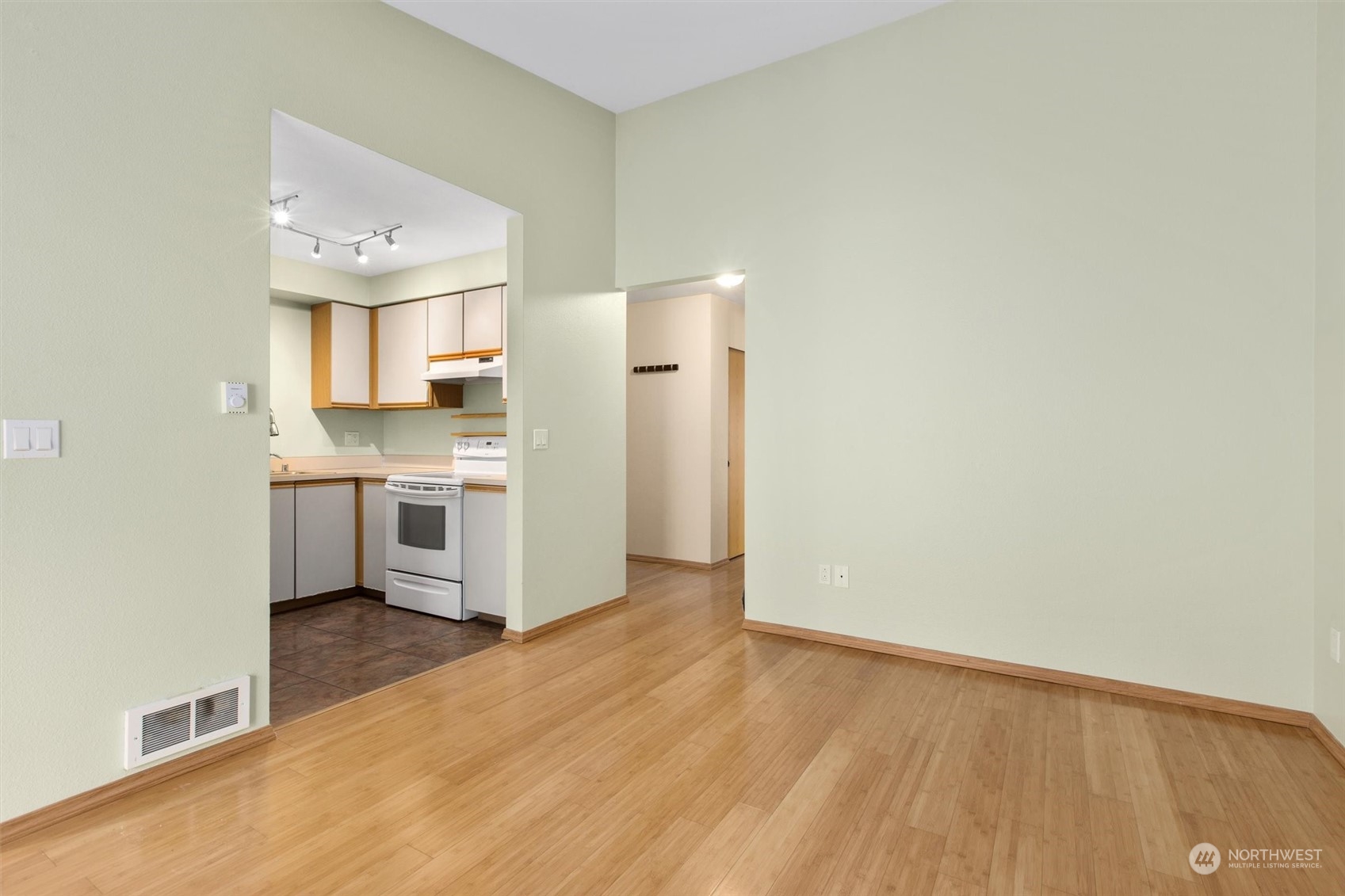 18200 73rd Avenue NE Unit: B302