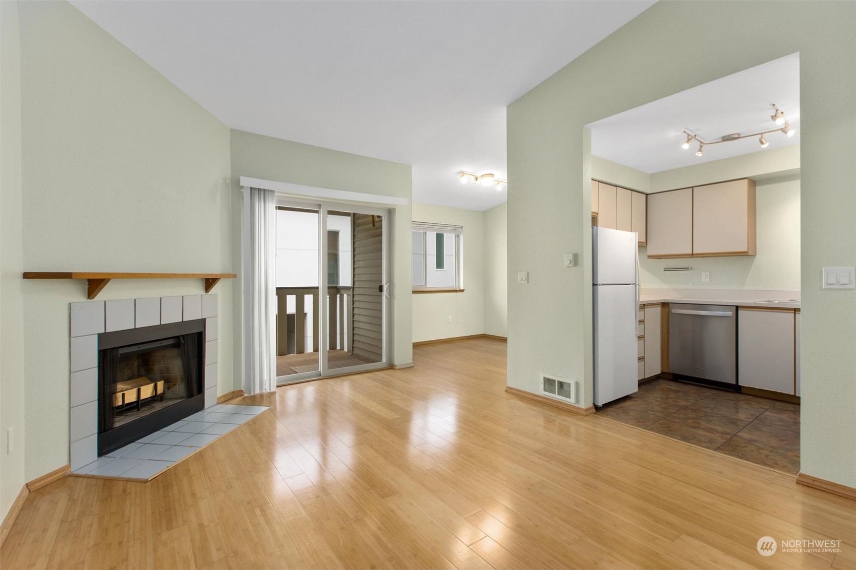 18200 73rd Avenue NE Unit: B302