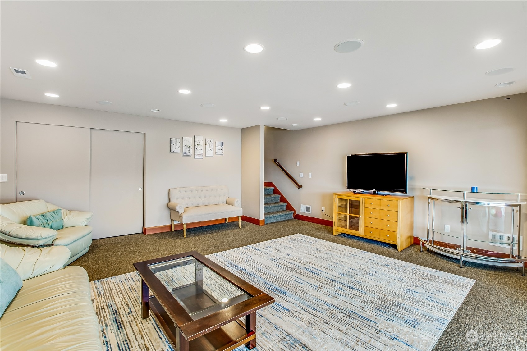 13313 Shoreline Drive SE