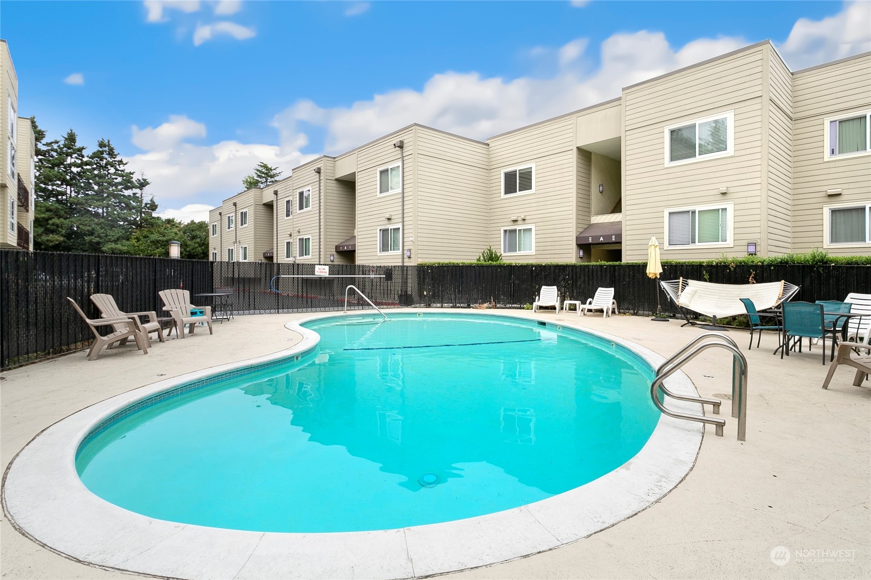5844 NE 75th Street Unit: A205