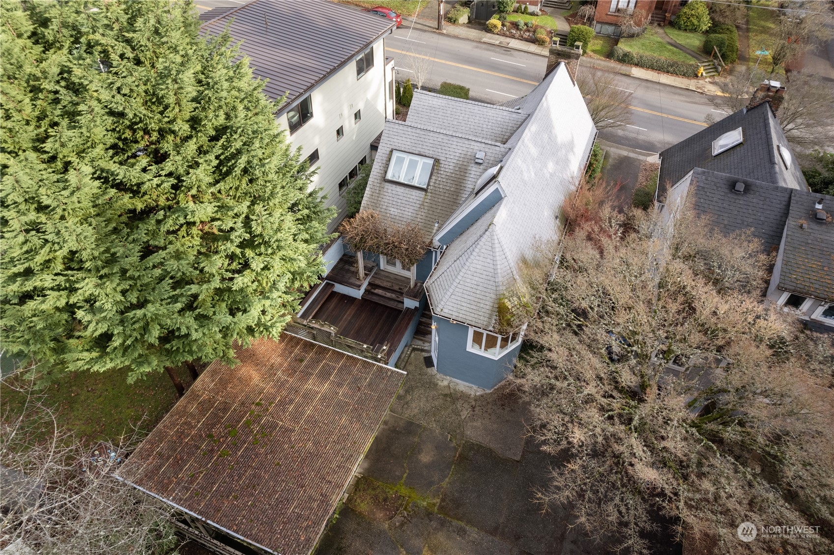 5703 25th Avenue NE