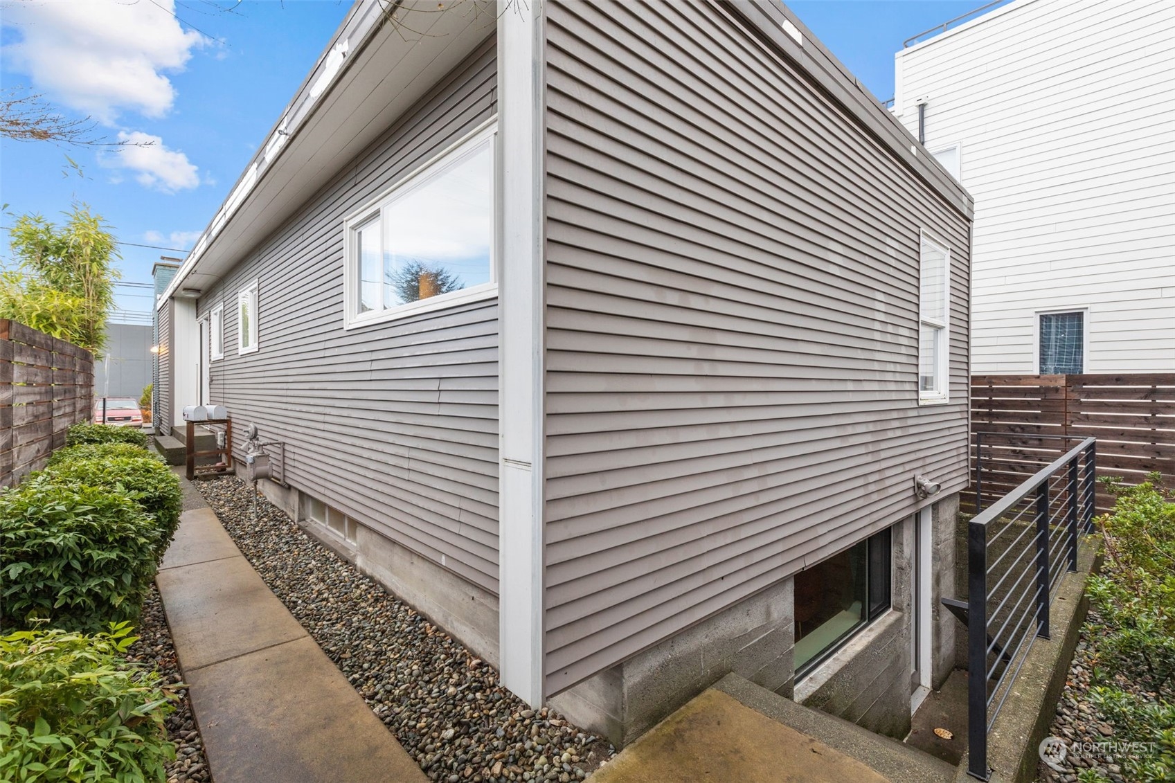 3016 Alki Avenue SW