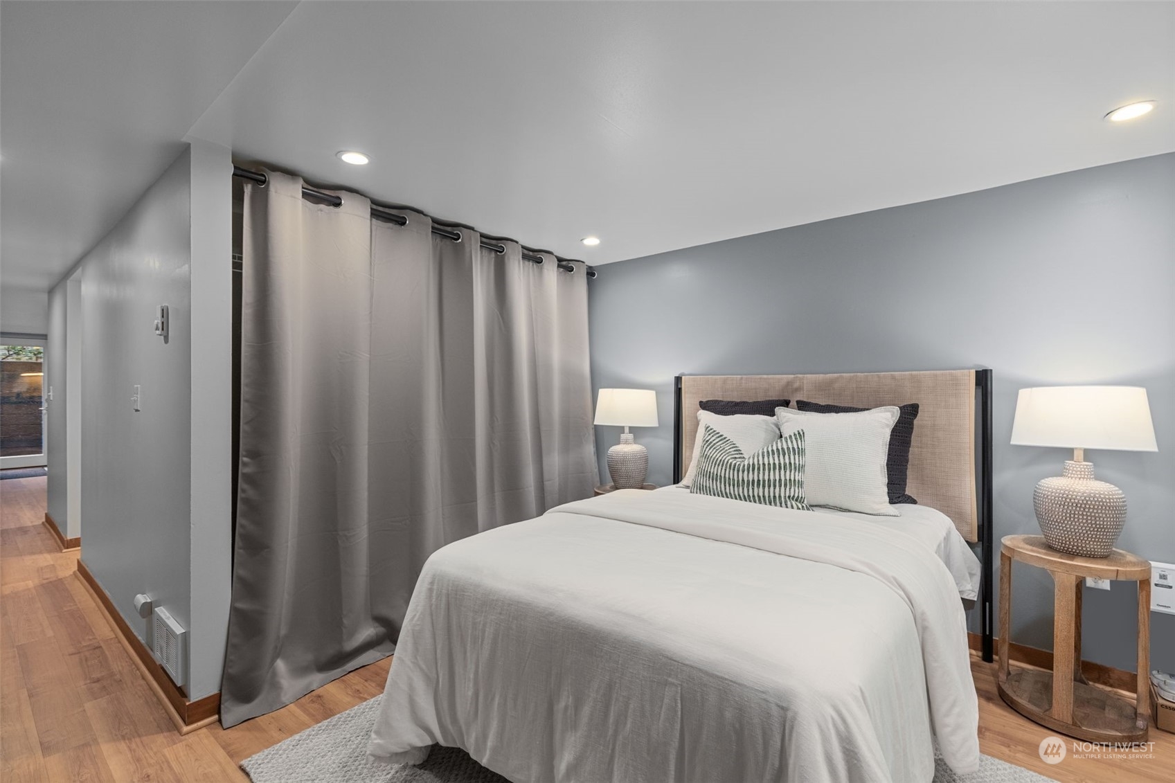 3016 Alki Avenue SW