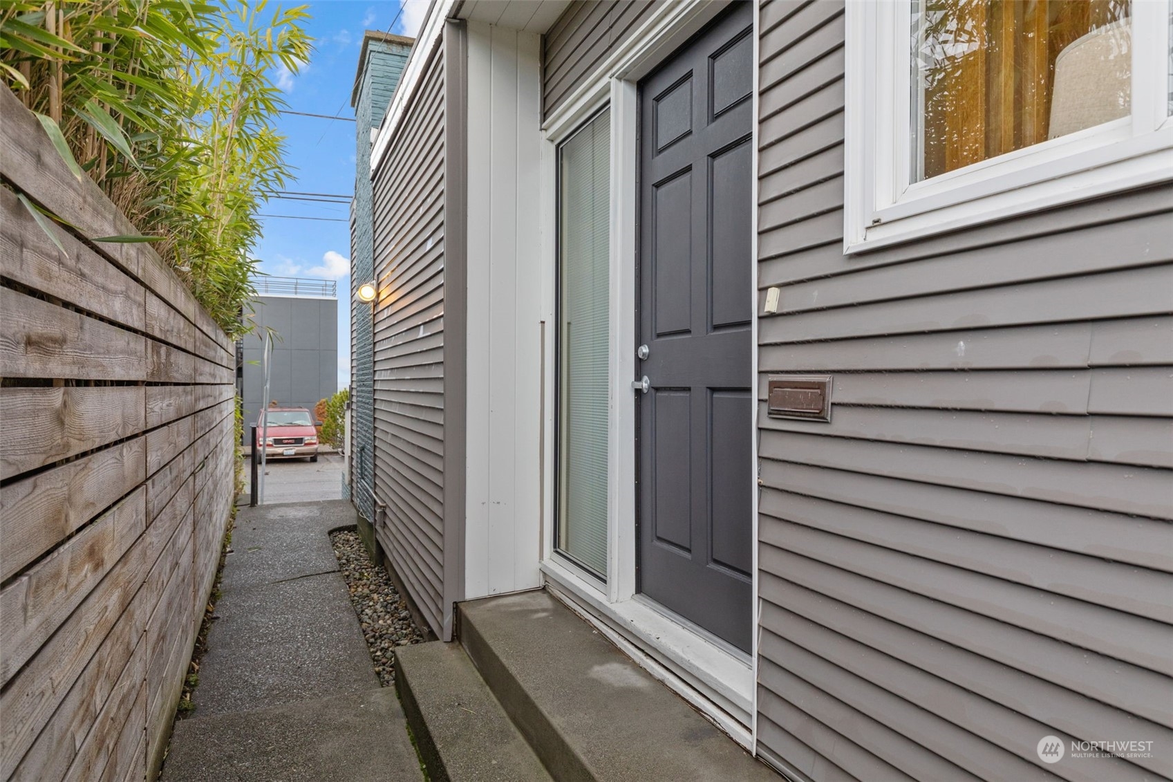 3016 Alki Avenue SW