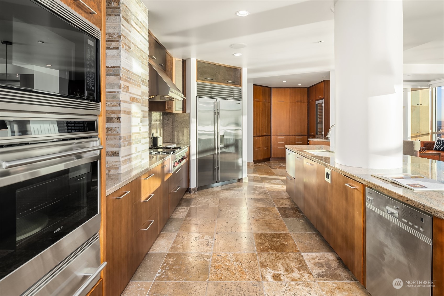 2033 2nd Avenue Unit: 1902