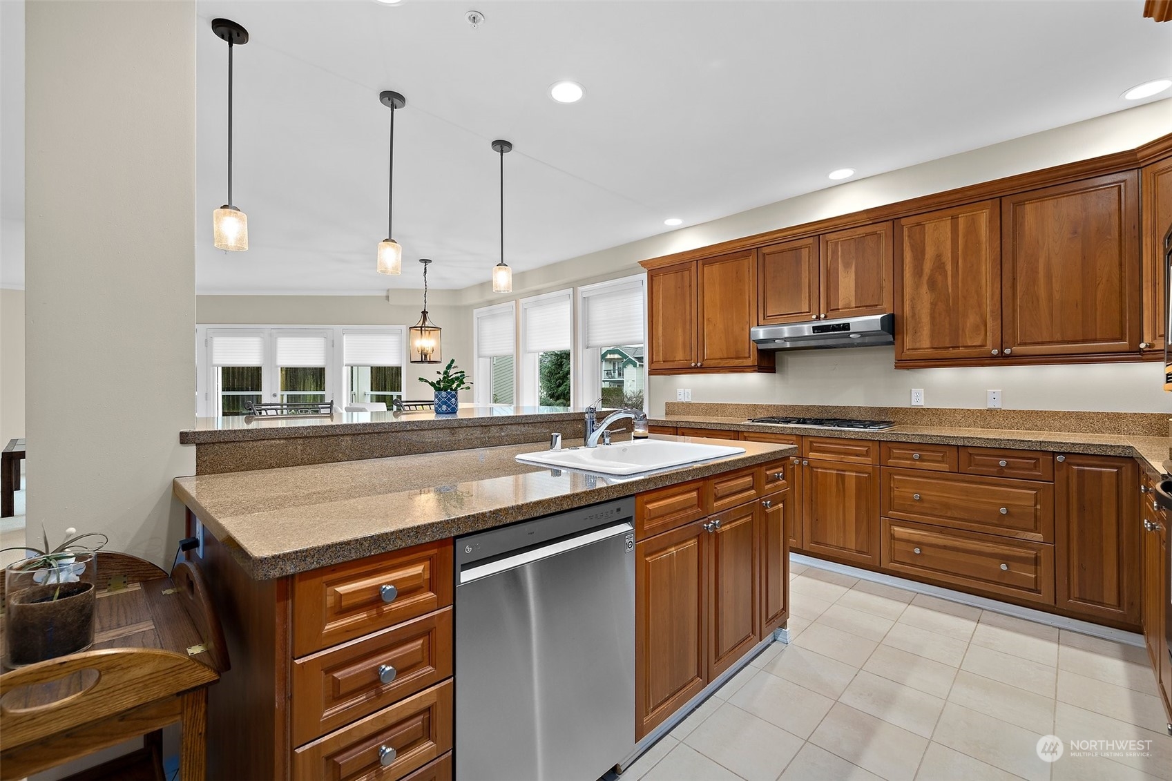658 Glen Street Unit: 102