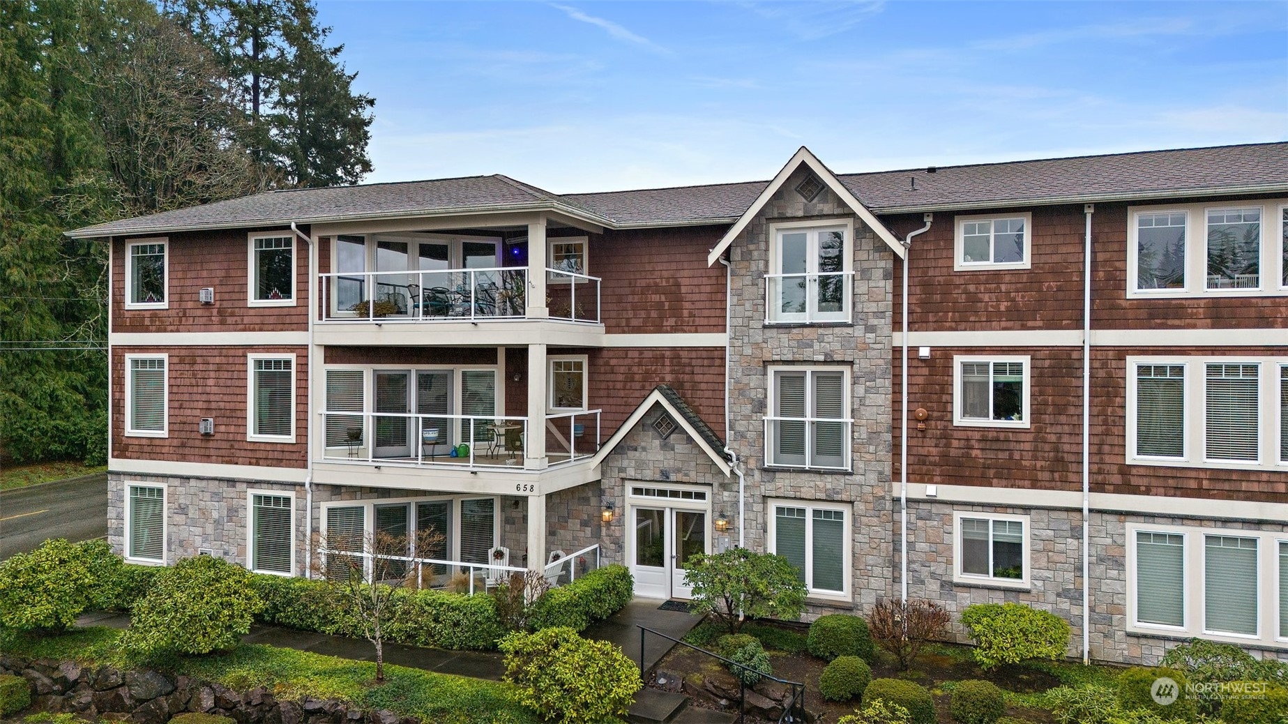 658 Glen Street Unit: 102