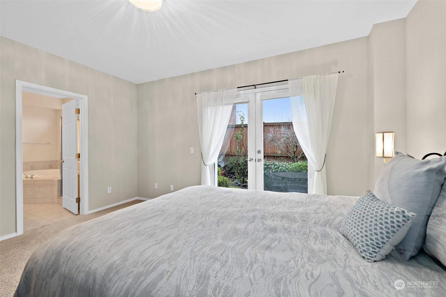 658 Glen Street Unit: 102