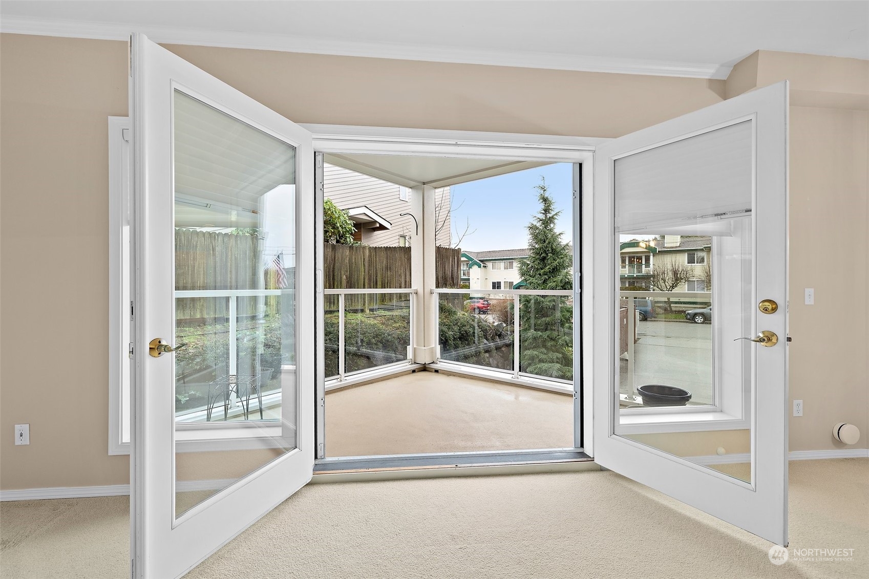 658 Glen Street Unit: 102