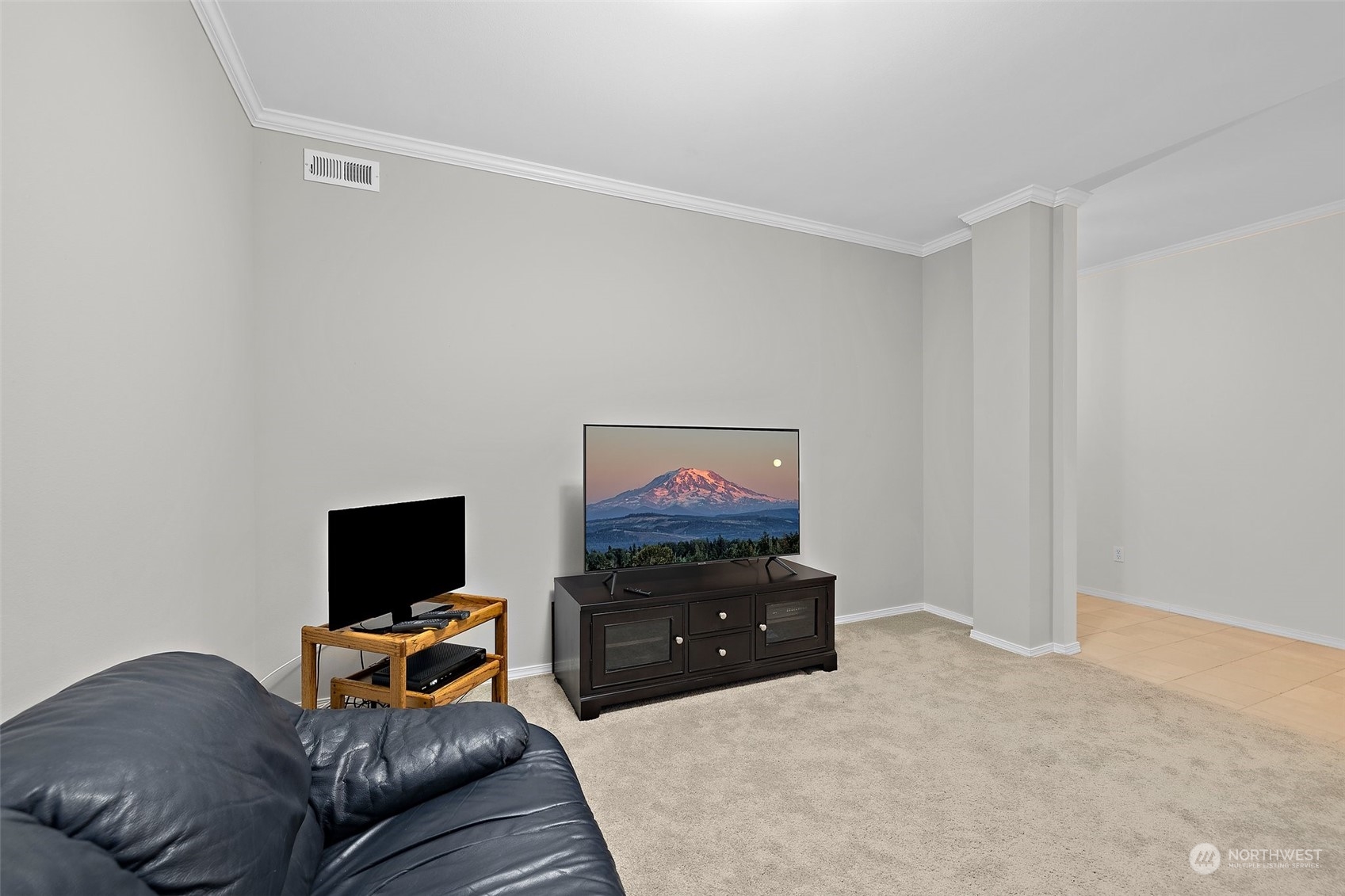 658 Glen Street Unit: 102