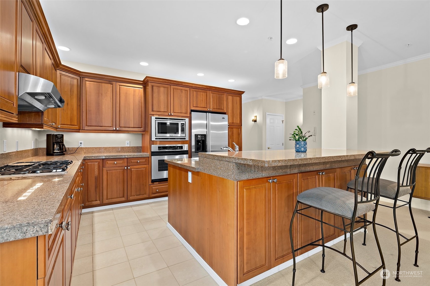 658 Glen Street Unit: 102